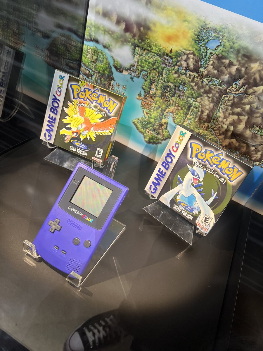 chuggaaconroy's tweet photo. At Nintendo Live. https://t.co/H4eORBARrT