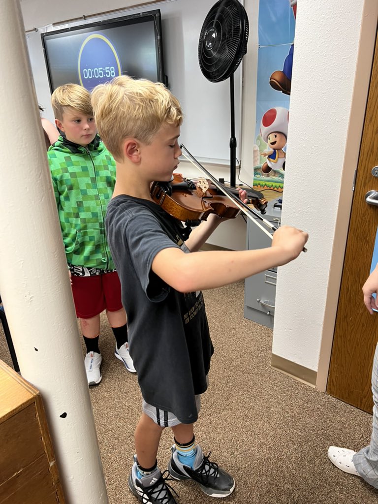 MrEs34Class2021's tweet photo. We had an amazing Friday getting the opportunity to learn about orchestra @learningvikings . We also had the privilege to try all the instruments. It is safe to say we have some future stars in orchestra, in our class! https://t.co/eGMDr0CQZJ