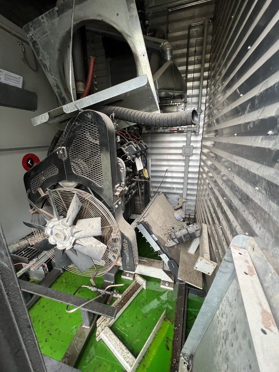 DigitalFabric1's tweet photo. @HumansNoContext Documenting over $250k of uninsured loss of equipment thanks to people stealing copper 🥺 https://t.co/aBgTm5Akkb