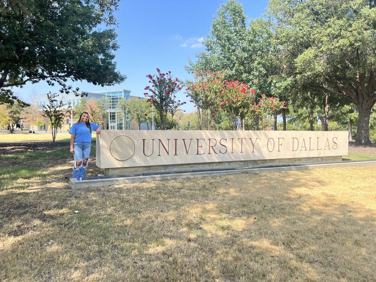 First college visit of the year 💙🤍! Thank you coach bri for the visit I enjoyed my time here at ud ! 
@UDAthRecruiting @UofDallas @UDallasSports #universityofdallas #senioryear