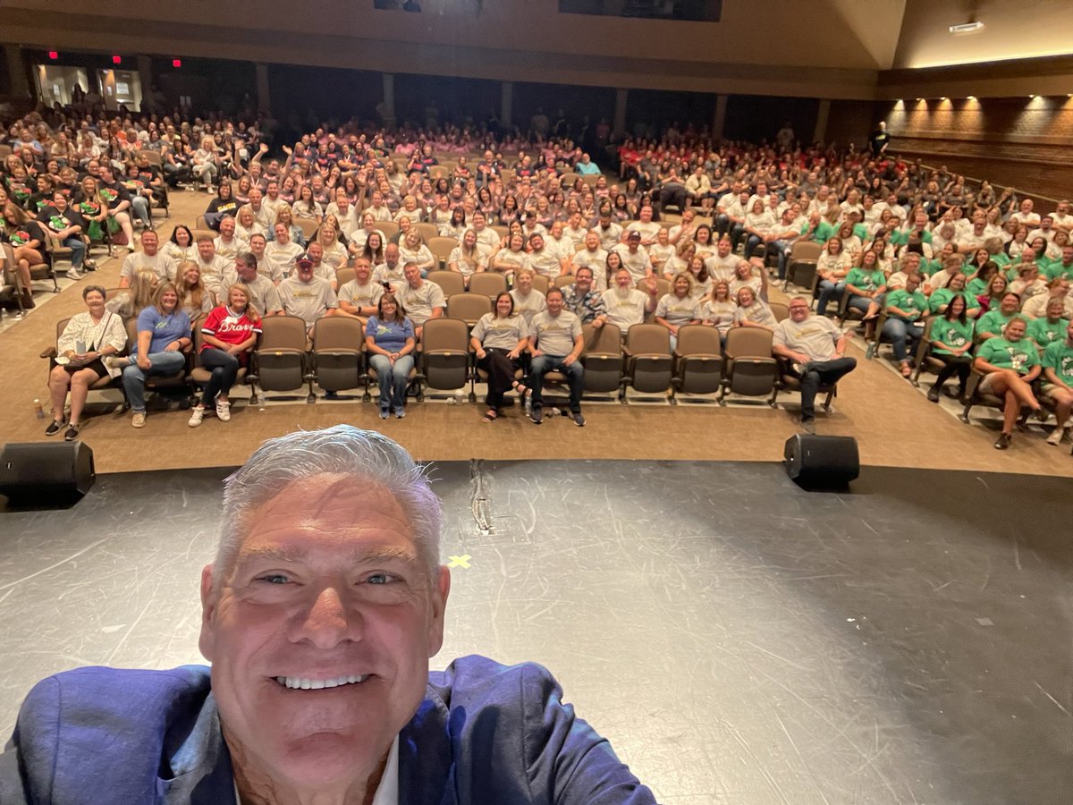 DaleMurphy3's tweet photo. This morning I had the pleasure of being with all the good people in the Murray County School District! Thanks for the invitation. And thank you for all you do for the kids in your schools…#URmurray (and it is the heart of @Braves country!) https://t.co/VvQLtxTO6h