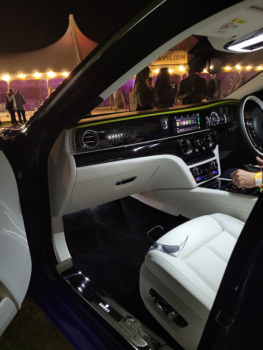 Make sure you don't sit on your #Renauld sunglasses when you sit down in your #RollsRoyceGhost ! #RollsRoyce