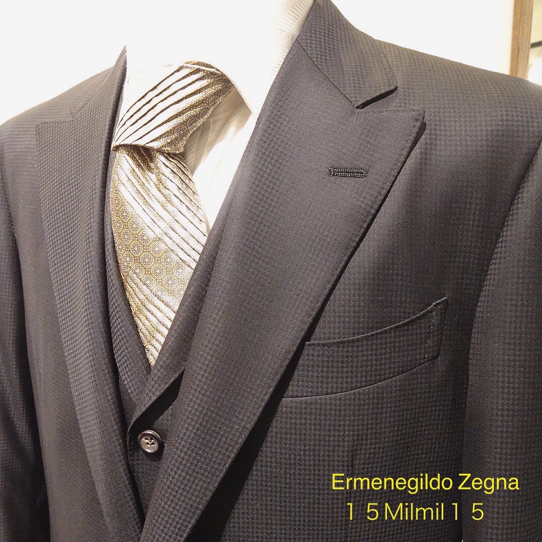 noma56's tweet image. イタリア・E.ゼニア 15Milmil15コレクション、なめらかで繊細な濃紺小格子柄スリーピーススーツです。

#bespoketailor #ermenegildozegna #15milmil15 #15ミルミルスーツ #クインディッチミルミルクインディッチ #ゼニアスーツ #スリーピーススーツ #衿付きベスト #ステファノリッチ