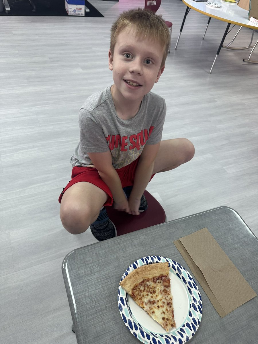 hollfrazier's tweet photo. Celebrating hitting our class goal with a pizza party! So proud of these Otters 🦦 ♥️ #exellenceisinPlainview https://t.co/AJabfLcOhO