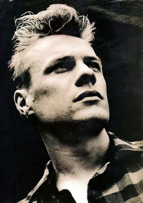 cc_paige's tweet image. It’s Friday let’s give Larry some Love! 
💥🖤🎶🥁🔥💫
#LMJ #LadiesLoveLarry #U2 #TheLarryMullenBand #U2pics