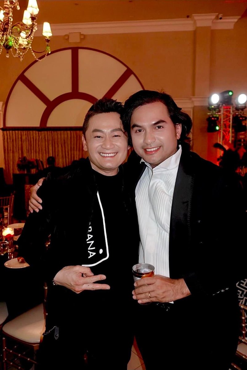 Dàn sao Việt tại Mỹ mừng sinh nhật bà trùm The Kickin' Crab lộ diện