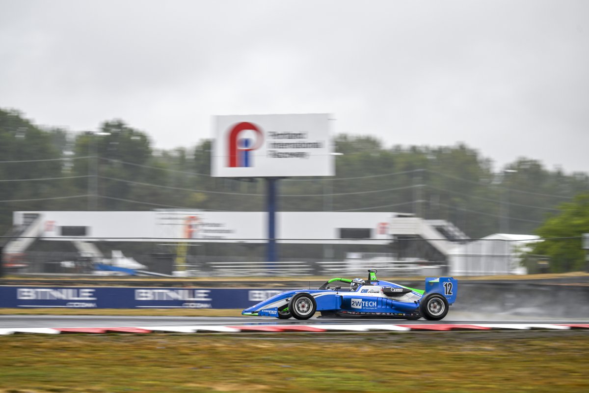 🔜 USF2000 Race 1 coming up in 60 minutes! | LIVE: bit.ly/3sxl1cd 🔵 Starting lineup: P6 Mac Clark P11 George Garciarce P12 Lucas Fecury P13 Maxwell Jamieson 📸 Gavin Baker Photography #BringDEForce 👊🏼 | #USFPro #TeamCooperTire #PPP