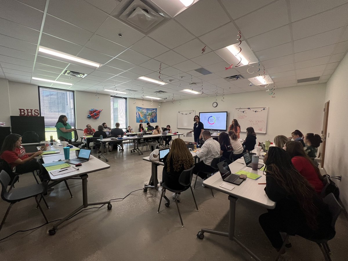 BHSfreshZONE's tweet photo. Great day of learning more about Creating Quality Assessments from @FritchKim @NashLiteracy  @LeslieTerronez !!!! Thank you ladies! #BetterTogether https://t.co/uKiAS3FEu5