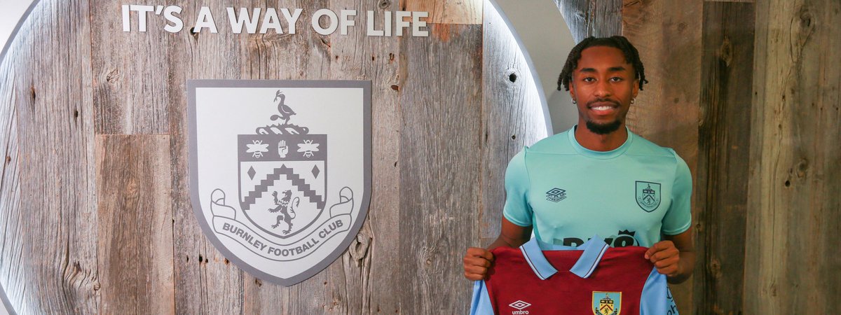transfer_review's tweet photo. #Burnley are delighted to announce the arrival of #Belgium international #MikeTresor from #Genk.

The attacking midfielder joins on a season-long loan deal with an obligation to buy around €18M

#BurnleyFC #BFC #Clarets #TwitterClarets #PL #EPL #Transfers #Football #DeadlineDay https://t.co/ZYJz7qtzaY