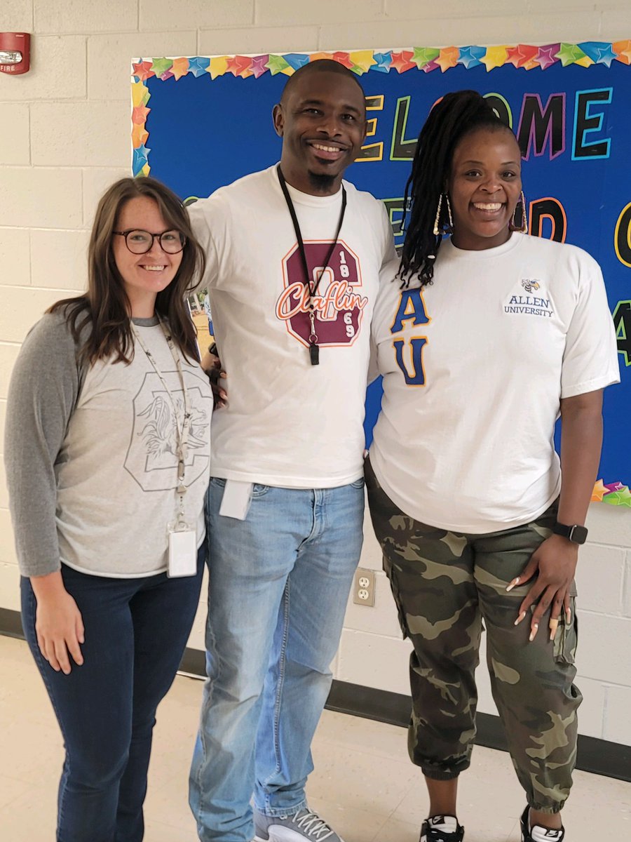 JSGadsden's tweet photo. #R1CollegeColorsDay https://t.co/xkspWEsbx7