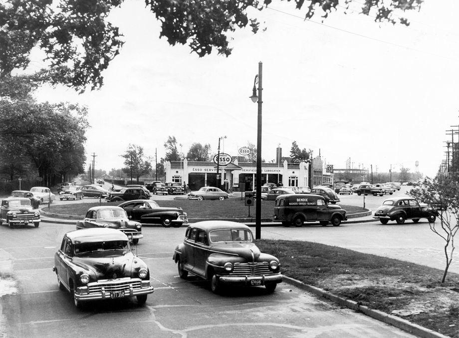 From the Richmond Times Dispatch This June 1950 image shows the former Westwood Circle in Richmond, a traffic circle at the intersection of North Boulevard, Hermitage Road and Westwood Avenue.