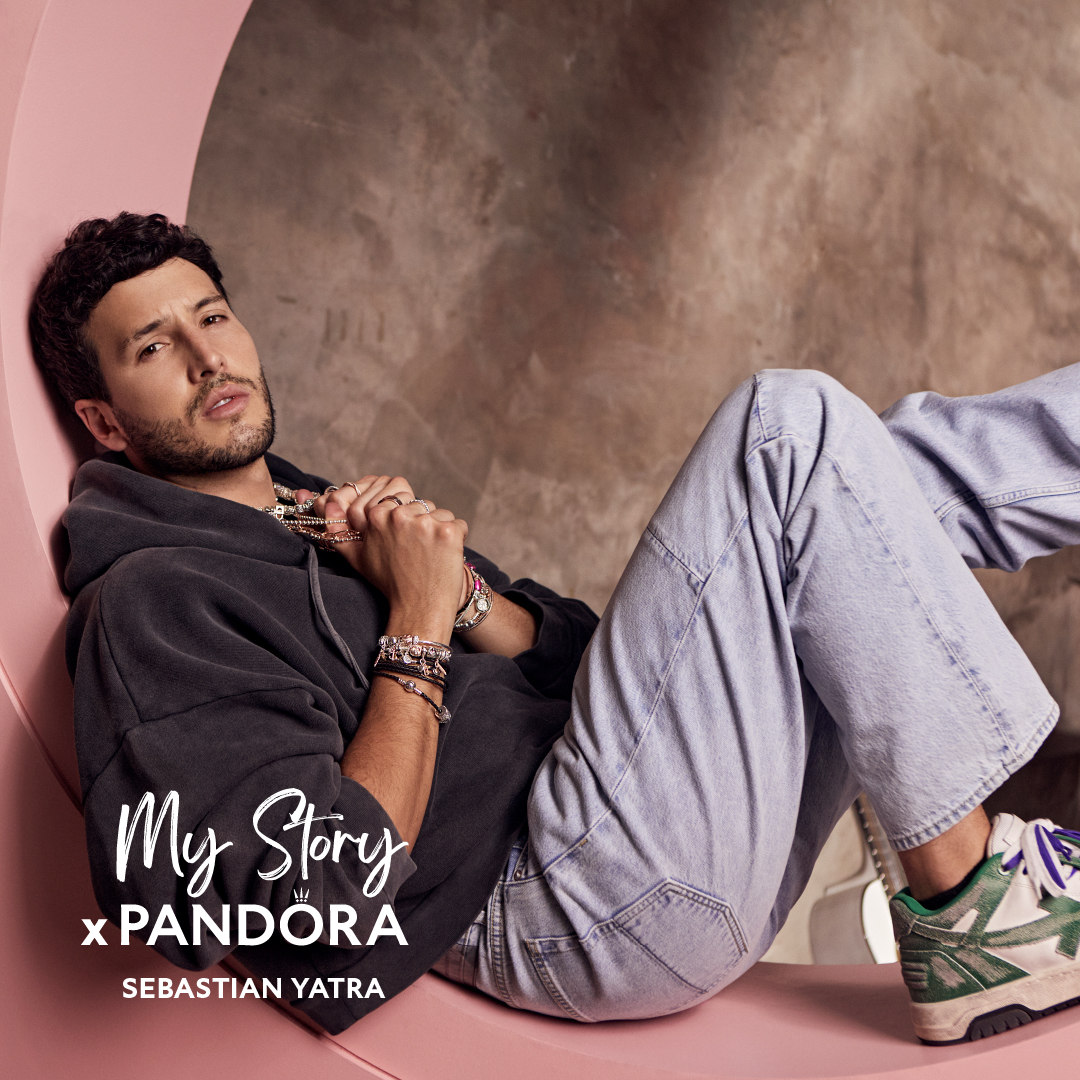 Pandora_Mexico's tweet photo. "Mi espiritualidad es lo que guía mis días, abrazo lo divino con curiosidad y gratitud." 🙏 ¿Ya conoces las piezas exclusivas de nuestra colección #BeatsOfPandora con @SebastiánYatra?
Déjanos tu historia y no olvides ir por tus piezas favoritas a tu Pandora más cercano. 💎👇 https://t.co/nAYIzRMRYJ