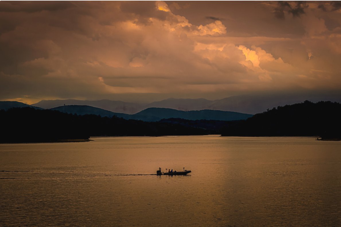 nbrandsberg's tweet photo. Smoky Mountains Douglas Lake silhouette at sunset:
https://t.co/TWBdLH6OzO
More art: https://t.co/gatFnnyf4h
#smokymountainslake #douglaslake #smokymountainssunset #mountainsunset #tennesseesunset #boatsunset #landscapephotography #AYearForArt #travelphotography #BuyIntoArt https://t.co/pKSUiAv50N