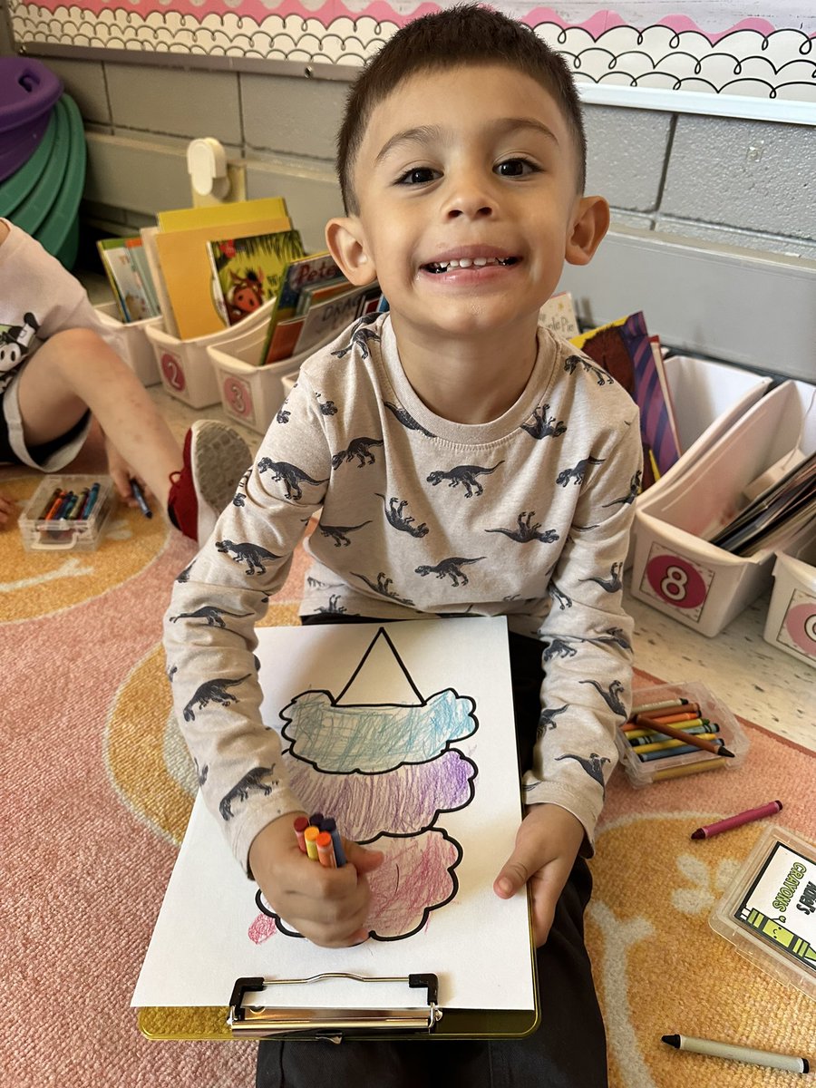 hellomrsfrizell's tweet photo. Nothing sweeter than practicing our WOW coloring &amp; decorating our own unique ice cream cones! 🍦✨💗 I love watching these littles learn new skills! ✏️ @ISDSchools @GlendaleElemISD #isdkinder #isdschools https://t.co/UVwVmQrSko