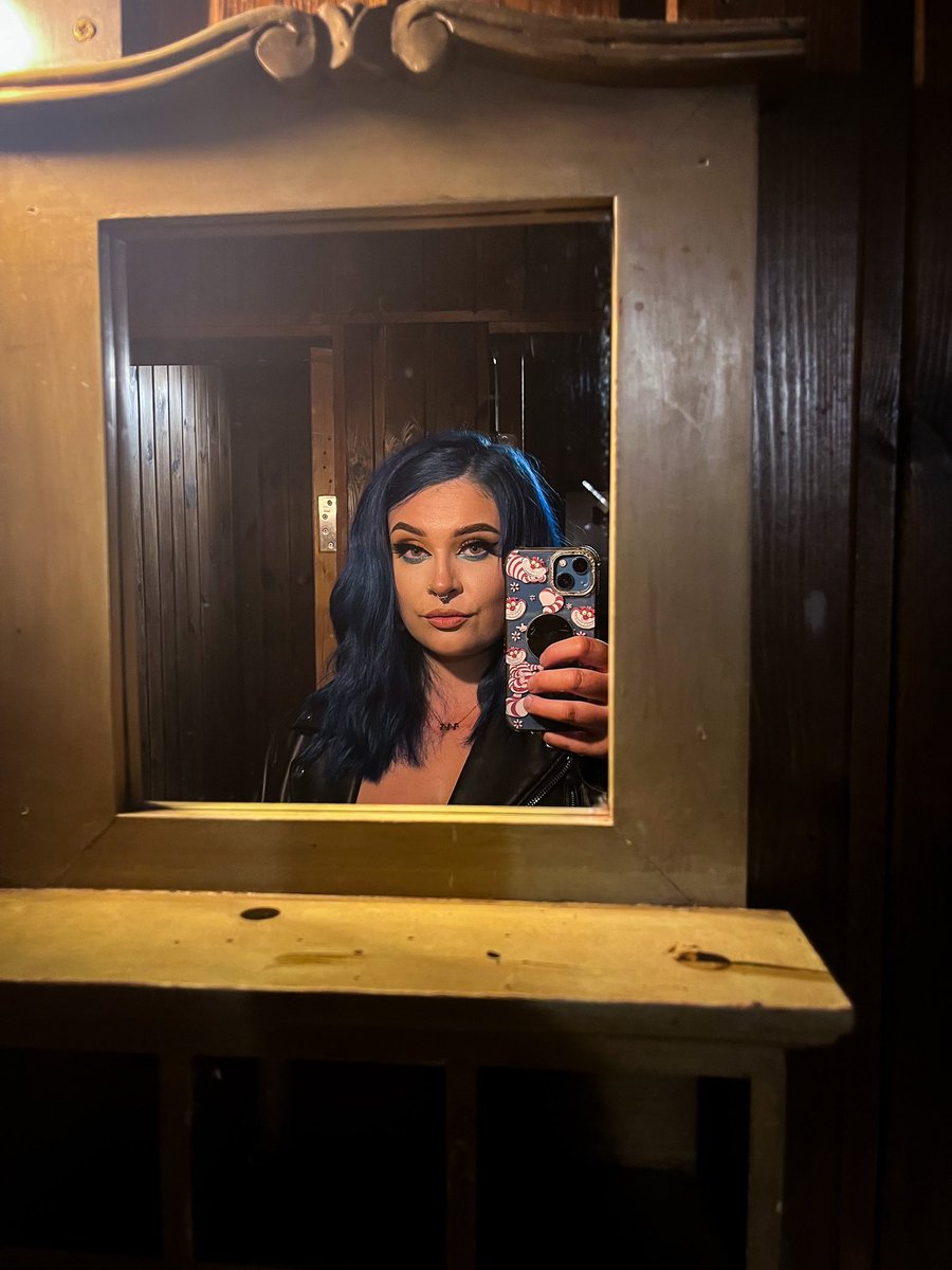 Becks tweet media