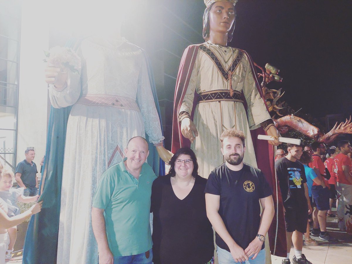 Carlos, Mar i José Ángel regidors del NMC presents al pregó de la festa major de la Mare de Déu del Camí.