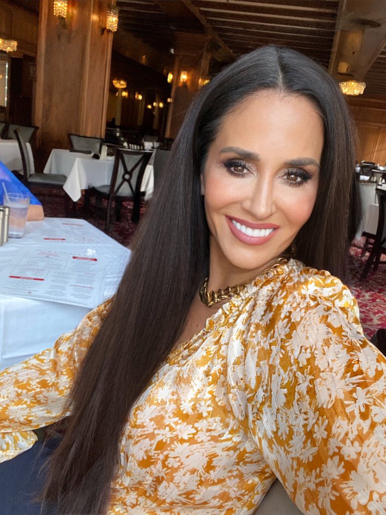 _carrienet_'s tweet image. Always Marshall Field&apos;s.
#friday #walnutroom #chicago #chitownfood #chitownfoodies #chicagogirl #chitown