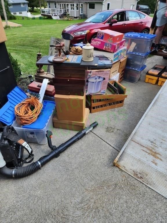 HandlineAuction's tweet image. ABSOLUTE LIVE AUCTION TOMORROW AT OUR WAREHOUSE! 

Starting at 12pm

Get all the details here 👇

handlinesauctions.hibid.com/auction/478931…

#estatesale #estatesalesnet #auction #auctionhouse #auctions #auctioneer #onlineauctions #onlineauction #liveauctioneers #liveauction #liveacutions