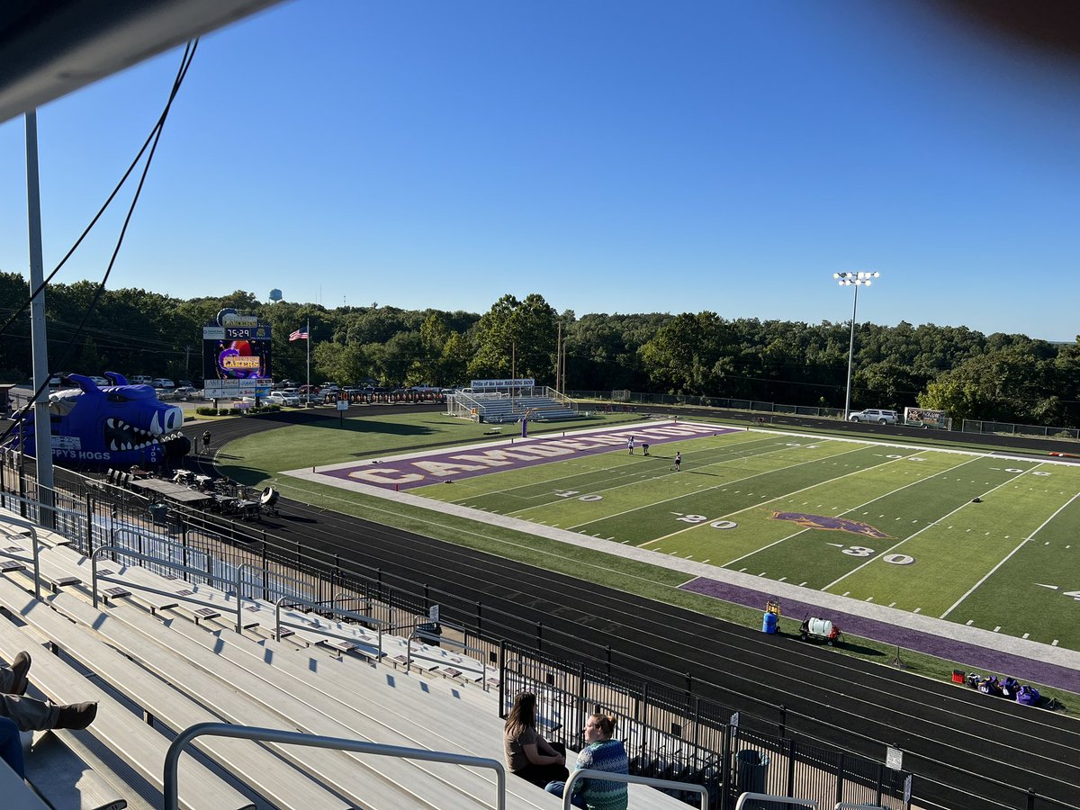 lukeoftheozarks's tweet image. Camdenton (1-0) vs Kickapoo (1-0)
#mopreps #FridayNightLights 
📻 935RocksTheLake.com
📺 KRMS.tv
📱 theloz.app