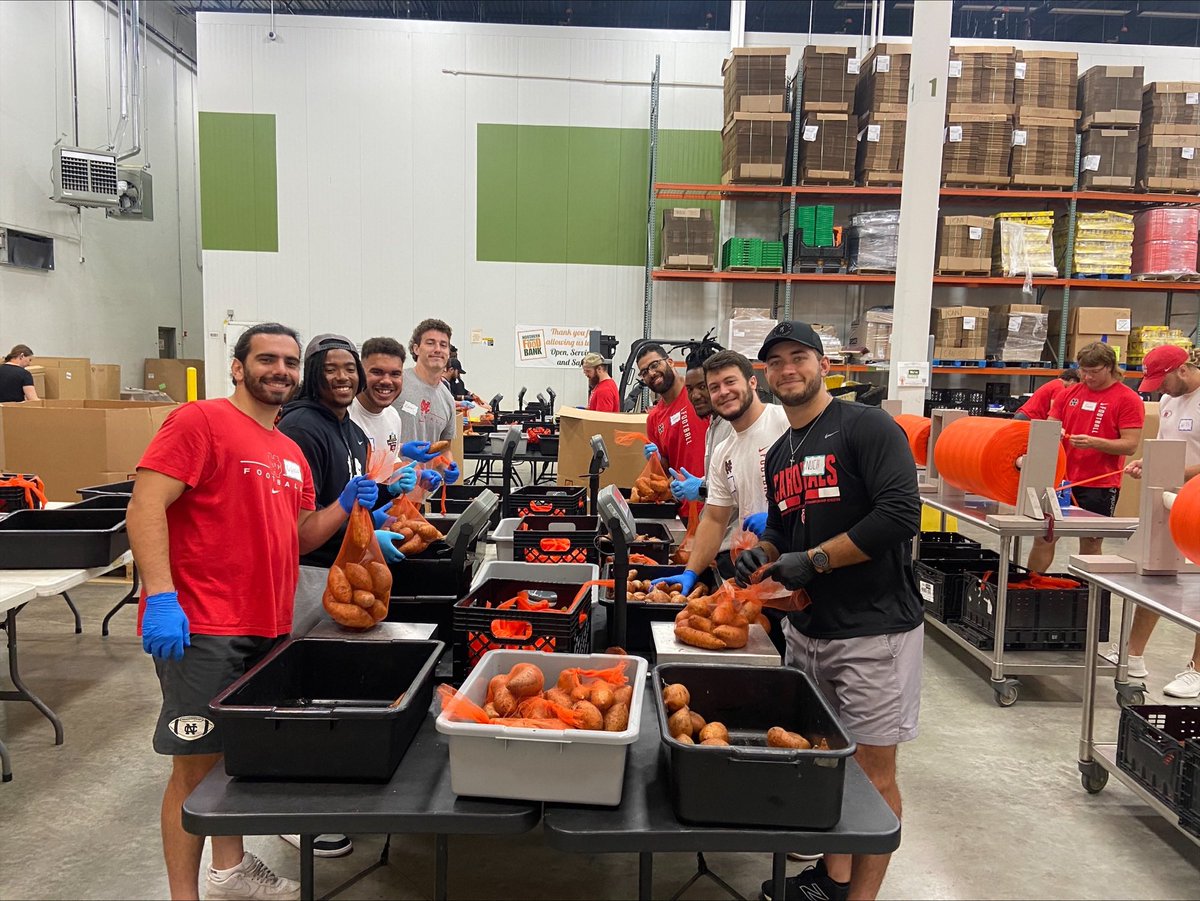 Proud of the Men of Cardinal Football giving their time at Northern Illinois Food Bank last weekend!