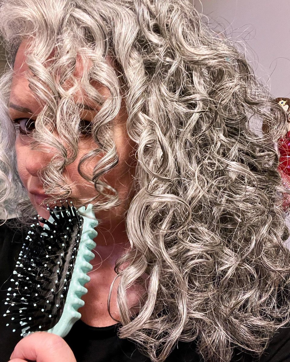BounceCurl's tweet image. #bouncecurl his Define Brush is a game changer!! Restocking soon!

.
.
 #definebrush #curlyhair #silvercurls #washday #curlygirl #silversisters 
📷 journey.to.silvercurls