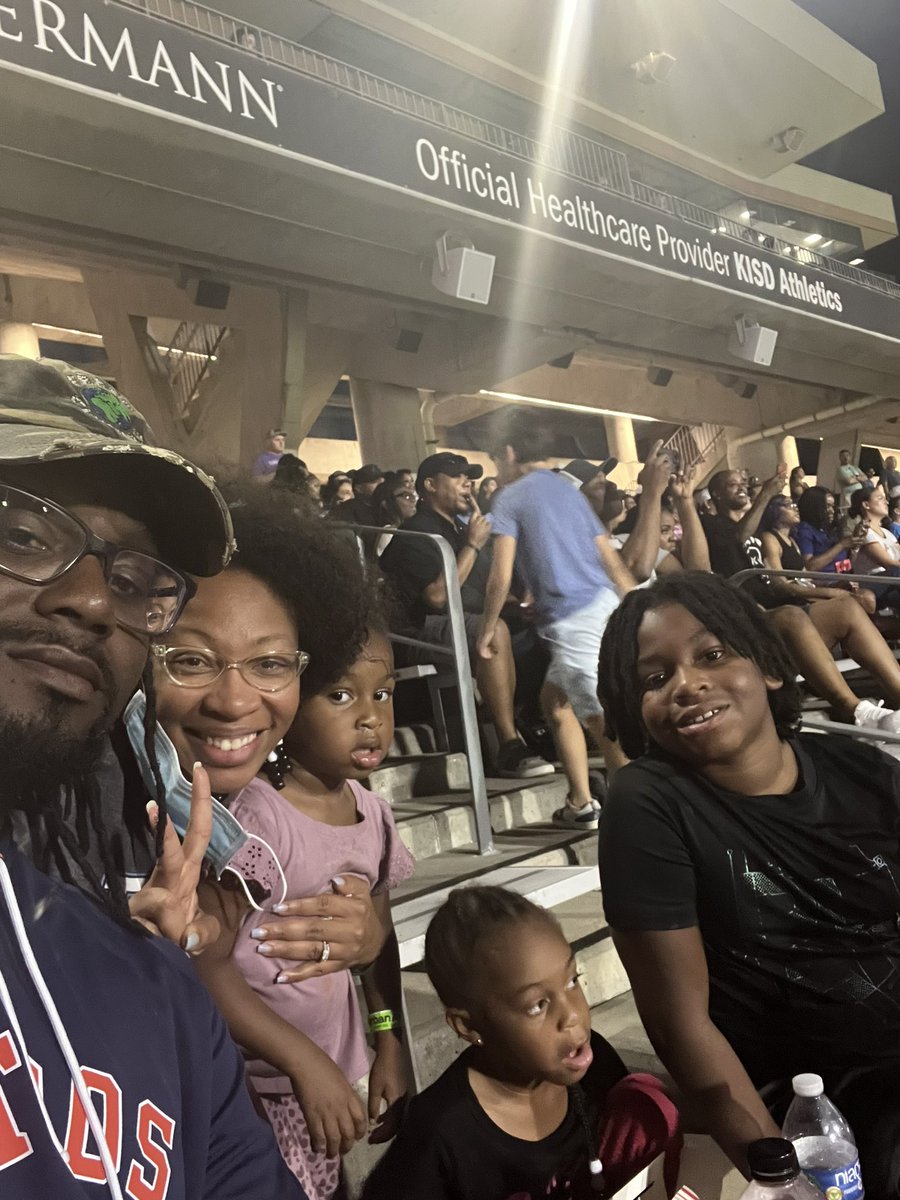 Sade Moore tweet media