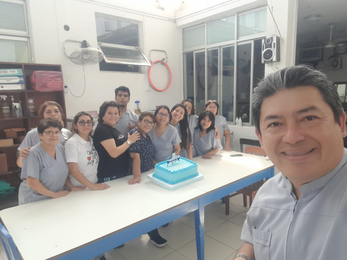 DavidSilvaTMTFR's tweet photo. #FelizDíaNacionalFisioterapeuta🇵🇪

Feliz día para todos los profesionales Tecnólogos Médicos en Terapia Física y Rehabilitación.

Sigamos brindando en mente y manos lo mejor para nuestros semejantes.

@FELIZDIACOLEGAS
@EXITOSYBENDICIONES https://t.co/XpgWjZbSL5