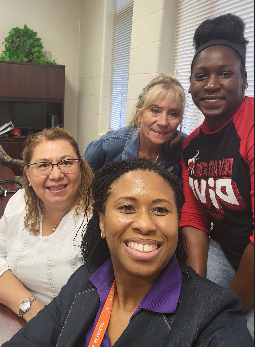 Another successful @SISD_MultiPrgms collaborative team meeting with amazing leaders @BaileyMSBucs Dr. Emholtz and Ms. Selmon! What a way to end this week! @SpringISD_Super