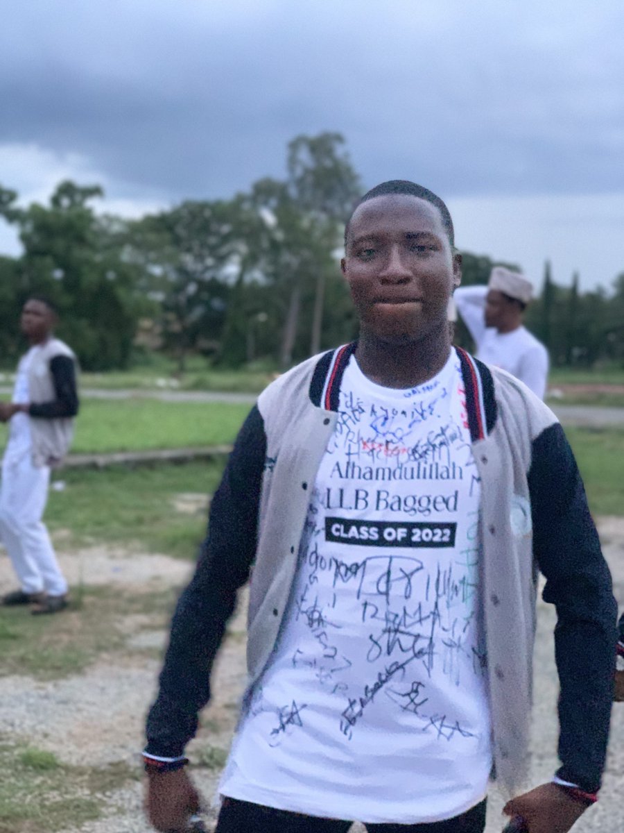 bilal_sola's tweet image. Alhamdulilah 🤲 I signed out from the faculty of law. ❤️