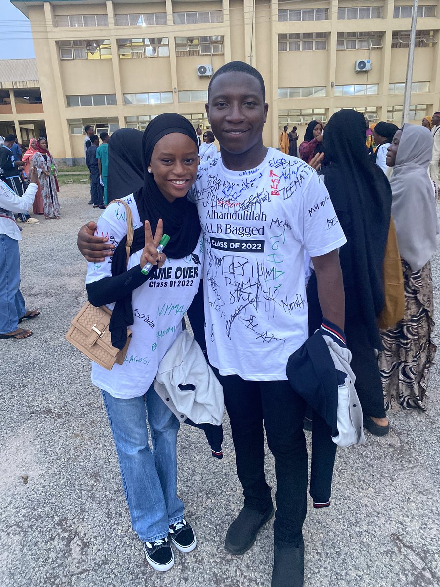 bilal_sola's tweet image. Alhamdulilah 🤲 I signed out from the faculty of law. ❤️