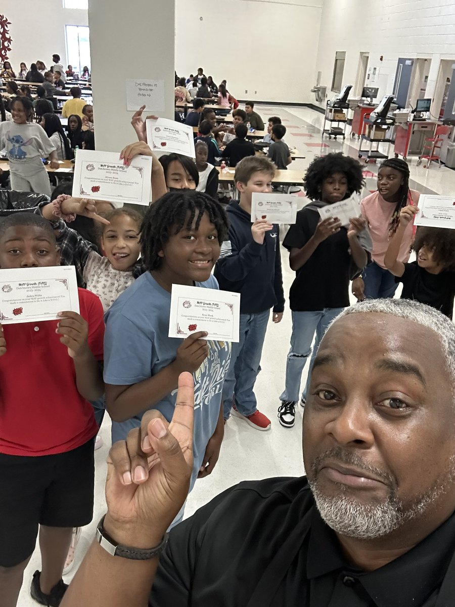 DutchtownMs_HCS's tweet photo. #MoreLearning #MoreGrowing #MoreCelebrating It was a busy FriYAY at DMS! We celebrated our staff for persevering through an amazing first month, and our scholars for showing growth on MAP! #TheDutchtownWay @iam_MarlonG @yolanda_oatts @JessicaWhylly https://t.co/UgCkhalIyT