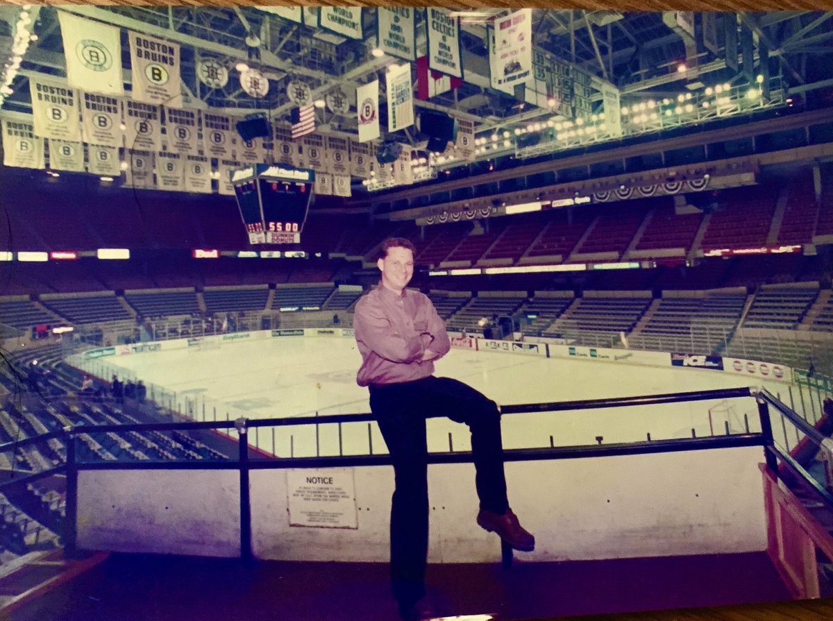 GeorgeFalkowski's tweet photo. Hey, here’s a great Friday night #FalkowskiFlashback April 1995 old Boston Garden right before the final playoff series in the building’s history. Proud to have worked 10 years in that barn #Bruins @NHLBruinsAlumni https://t.co/KcjOrtDEUQ