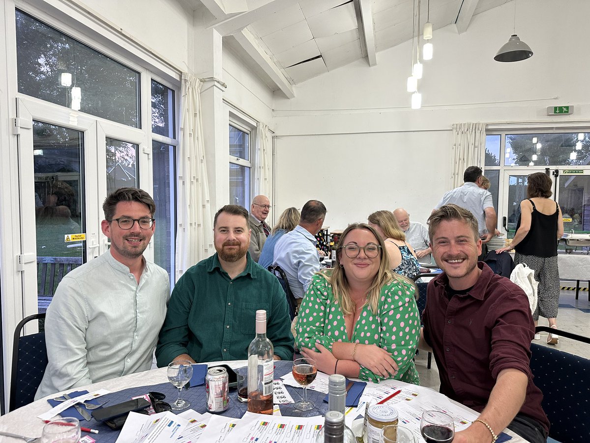 PegasusPrince2's tweet photo. The Gosport Race Night Fund Raiser with our Ocean Chair @cllrzoehuggins and the brilliant @cj_dinenage was a great night out for team #Pompey
#BuildingTheTeam https://t.co/levPnNUrR8