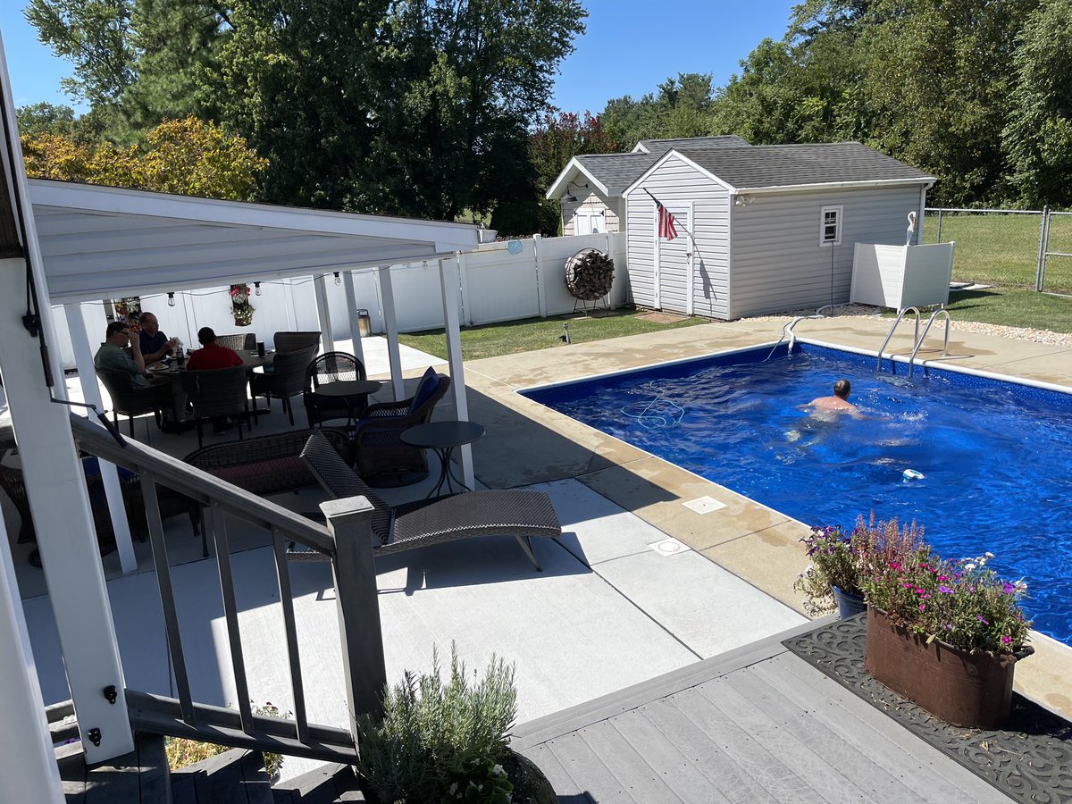 BrianEOS's tweet image. Chiminey Cricket Team Quarterly. #werunoneos #worklifebalance