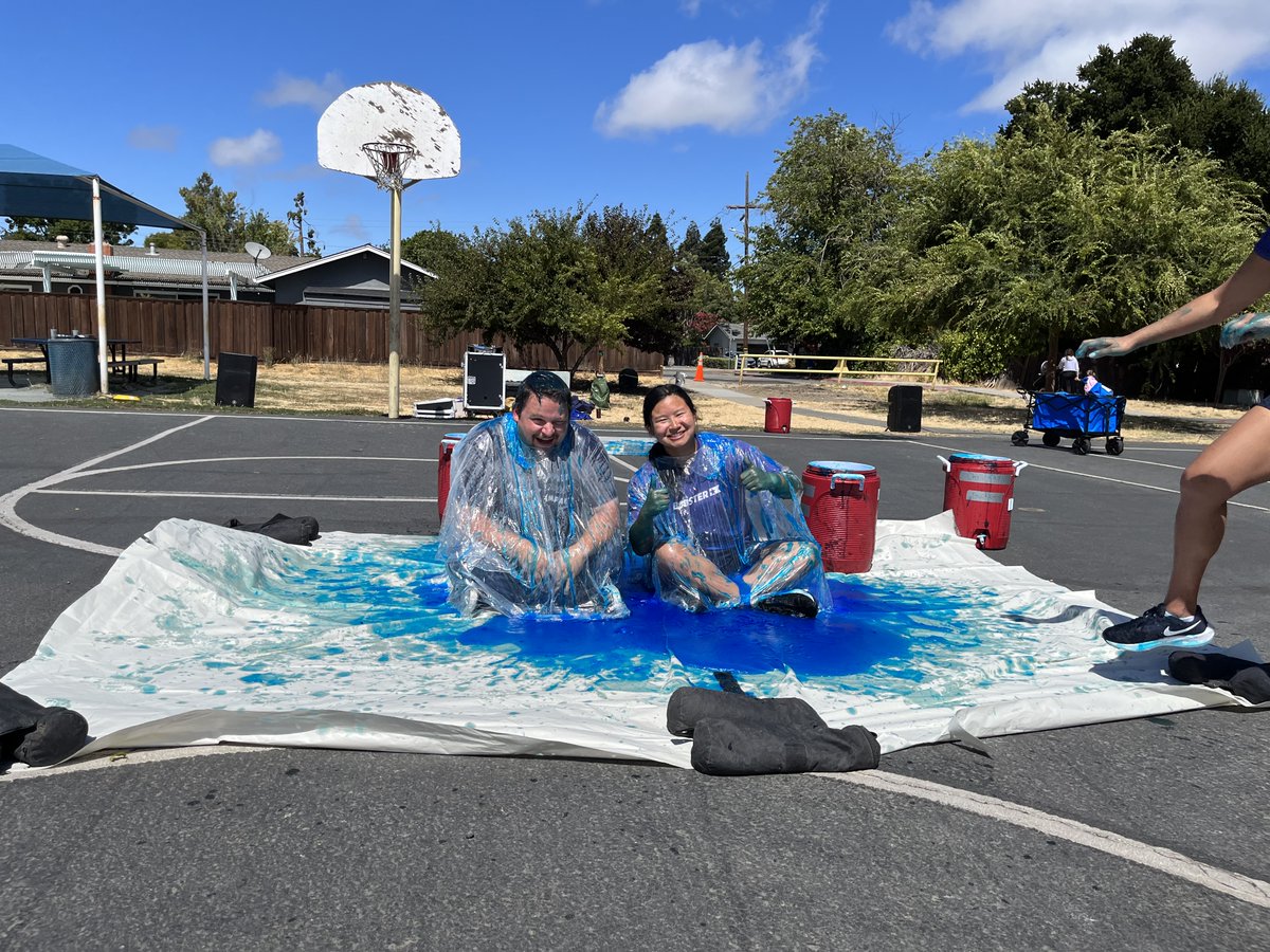 We had such an exciting Fun Run! Thank you to to the Booster team for their hard work! A huge thank you to our Strandwood families and community for helping us exceed our fundraising goal! It was worth the slime! <a href="/MtDiabloUSD/">MDUSD</a>