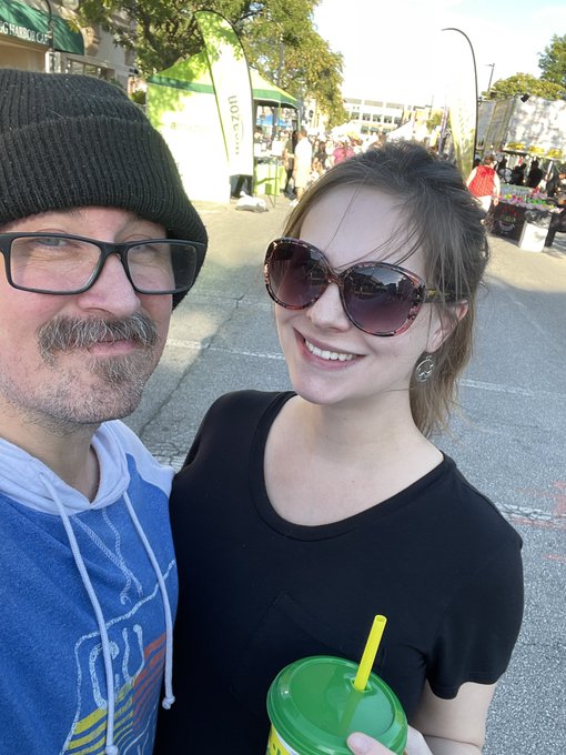 Greetings from the Naperville Labor Day carnival!  Have a great weekend everyone. https://t.co/vsHLm<a href="/tag/c2e2"class="tags"><span>#c2e2</span></a>