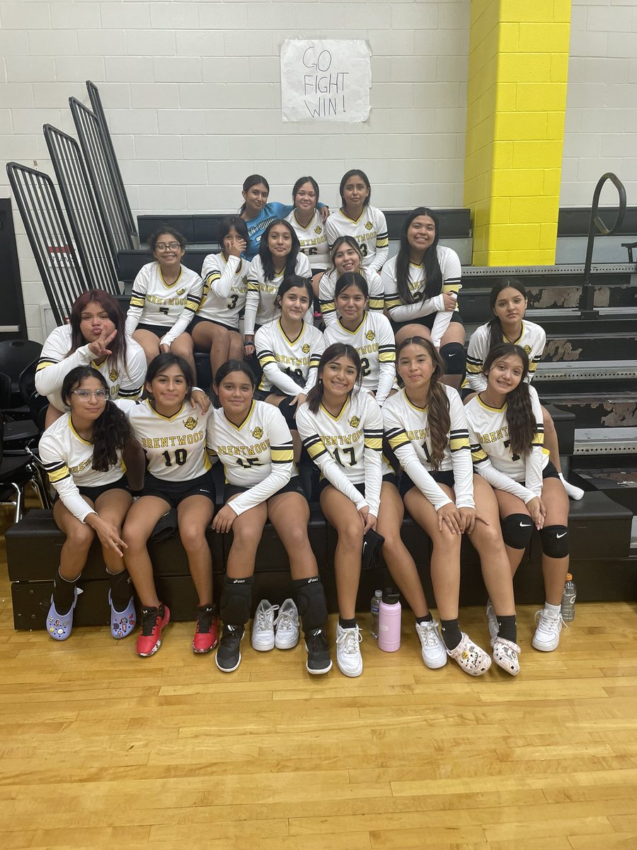 APSimpson2022's tweet photo. Congrats to our 8th Grade Gold Team and 7th Grade Lady Vikings on their wins yesterday!

@Brentwood_STEAM 
@EISDofSA 
#GoBigGoEdgewood 
#ThinkPlayWinEISD
#EdgewoodProud
#VikingStrong https://t.co/6wsnWWzMkl