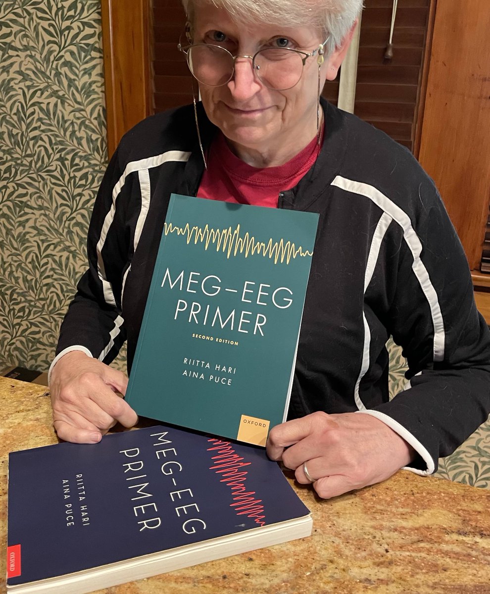 Finally we are there! 📚 My dear co-author Aina Puce has already received the first fresh-from-the-oven copies of our brand-new Primer. It'll take a few more days for the books to reach me on the other side of the ocean.