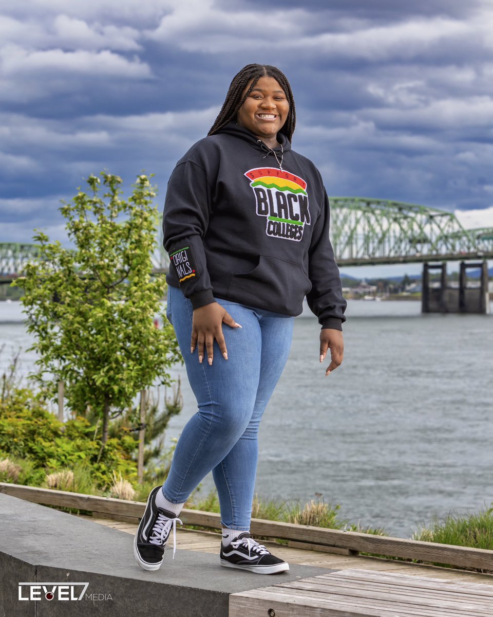 Level 7 Media tweet media