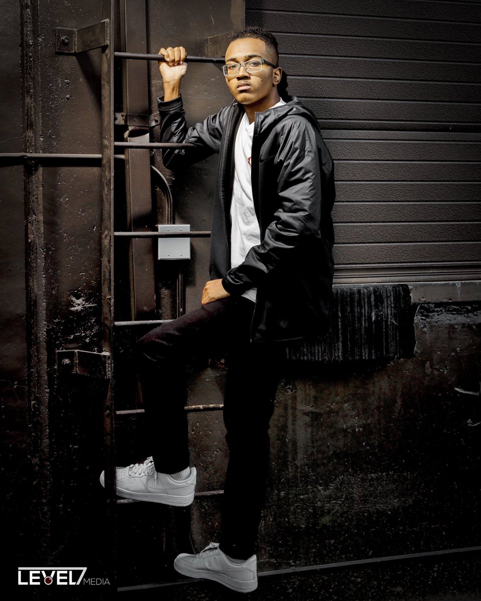 Level 7 Media tweet media