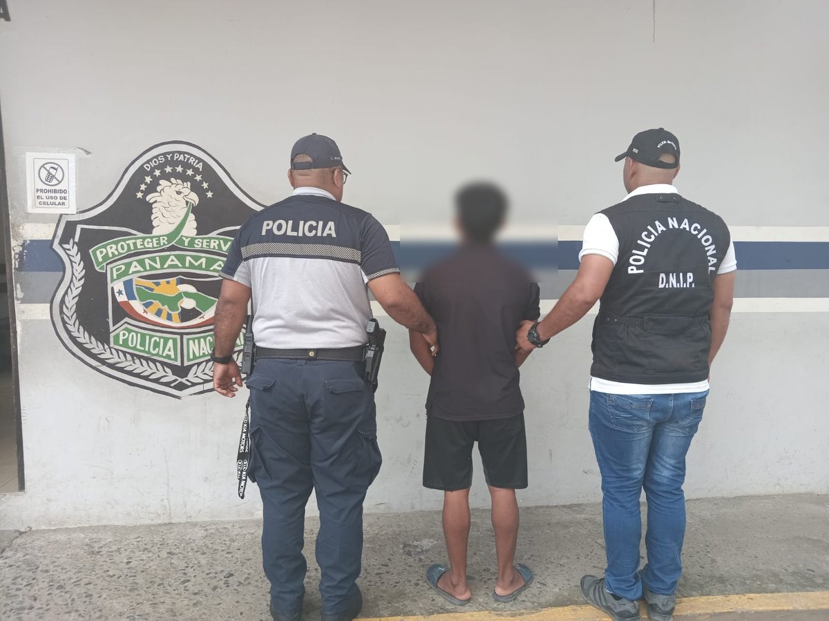 policiadepanama's tweet photo. Un hombre de 19 años, es aprehendido por unidades de la #DNIP, en Changuinola, Corregimiento de Las 30, requerida por el delito Contra Patrimonio Económico, en la modalidad de Hurto. #SinTregua https://t.co/BX9Mgid0xO