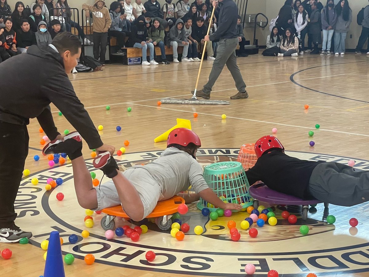 EAHallMS's tweet photo. Ready Set Gooo!!! Yesterday, for our first Crew Competition, the Super 6, Spirited 7 and Elite 8 crews all competed in a game of Life Size Hungry Hungry Hippos. 

The Elite 8 came in 1st place🥇but everyone had a great time!! https://t.co/Vab1ViagI7