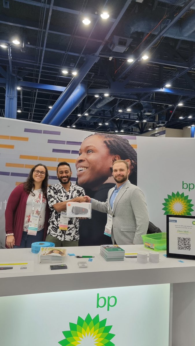 thomasfrank007's tweet photo. Went to @bp_America for a job, negotiated it down to a jbl speaker 😜.  jokes apart, it was great to win these spoils from a conference !!!! wanna thank @bp_America @bakerhugheser @AAPG @SEG for making my PhD more musical, and yes, I did win a real dinosaur tooth. 🤟 https://t.co/c8EIFvdVbG