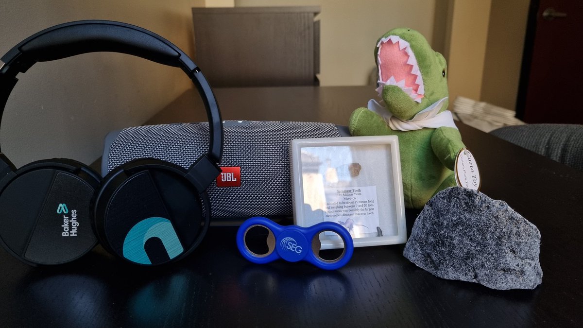 thomasfrank007's tweet photo. Went to @bp_America for a job, negotiated it down to a jbl speaker 😜.  jokes apart, it was great to win these spoils from a conference !!!! wanna thank @bp_America @bakerhugheser @AAPG @SEG for making my PhD more musical, and yes, I did win a real dinosaur tooth. 🤟 https://t.co/c8EIFvdVbG