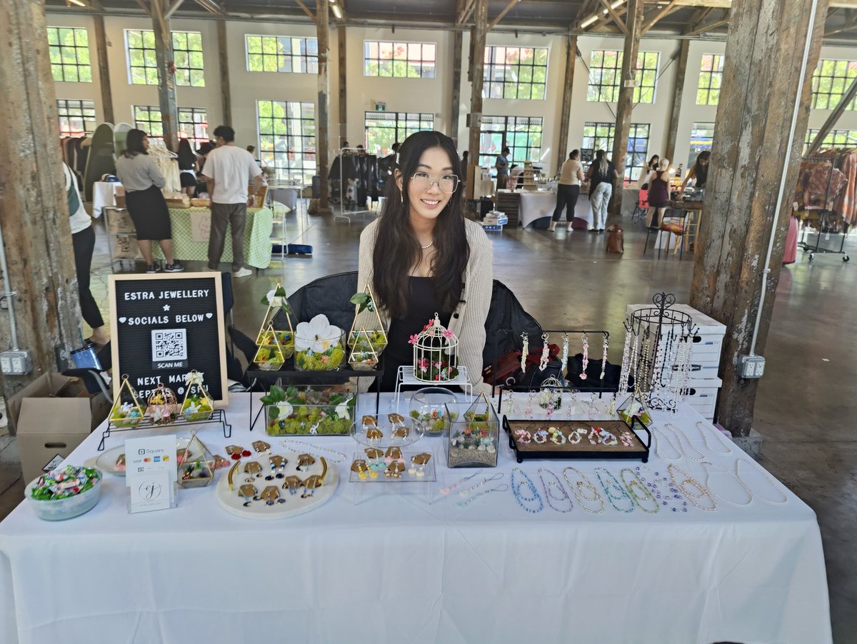 we're at our first market at the pipe shop in north vancouver!

come check us out! :)

#pipeshop #northvancouver #nightmarket #smallbusiness #popupmarket