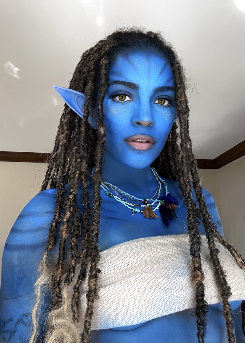 Sydeon's tweet photo. Neytiri 🩵
Finally got around to cosplaying the character that inspired my OG name ☺️ https://t.co/yoRGmKfqG8
