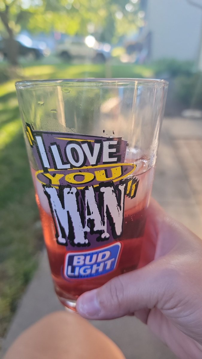 KelliWessels's tweet photo. @budlight #superbowl commercial and bring this back! https://t.co/nnaXfkFdPf