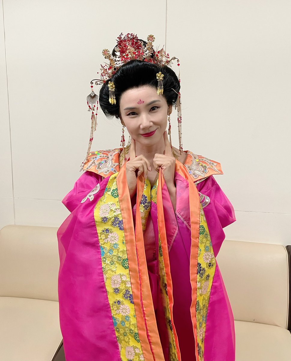 皆さまおはようございます！吉田羊'sスタッフです 本日10時〜NHKEテレ