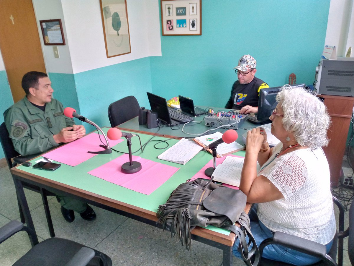 TN. Eduardo Jesus Palacio Querales Decano UNEFA Núcleo YARACUY, asistió a programa de Radio Acontecer Yaracuyano y algo más, con la Licenciada Ingrid Parra por Zona Zur 99.3 FM.
