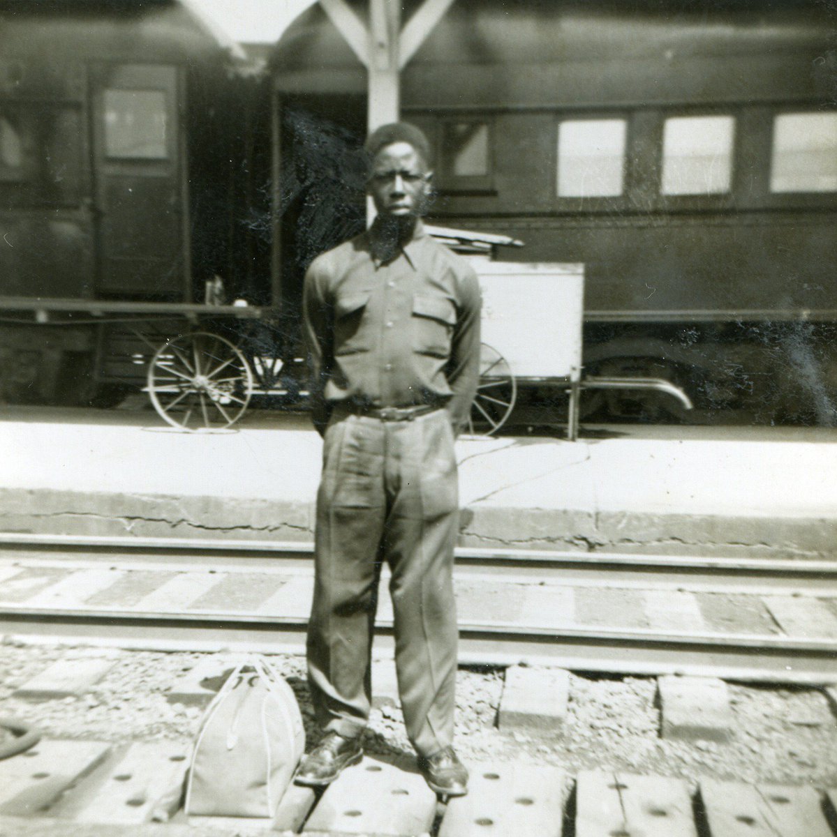 A 17-year-old Hank Aaron is about to leave home to play with Negro League Indianapolis Clowns